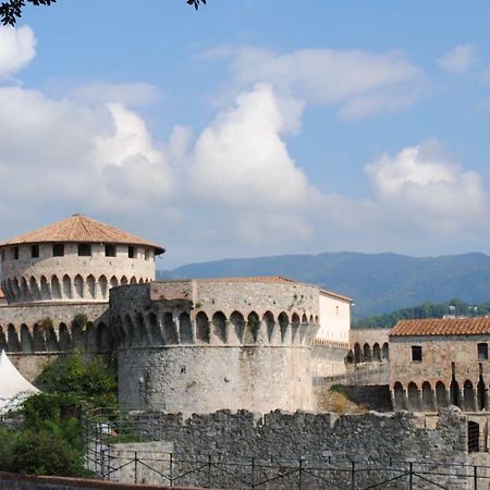 Casa Gabry In Centro Leilighet Sarzana Eksteriør bilde