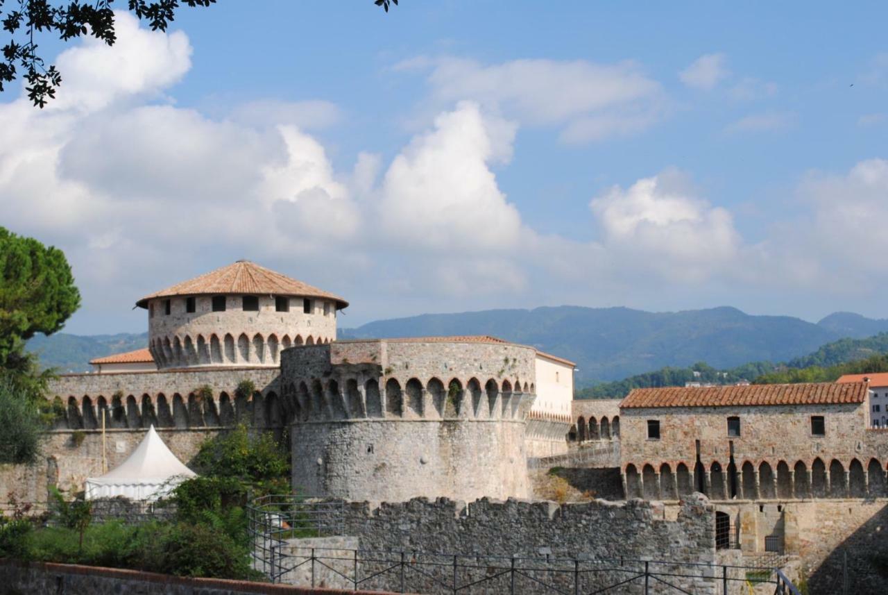 Casa Gabry In Centro Leilighet Sarzana Eksteriør bilde